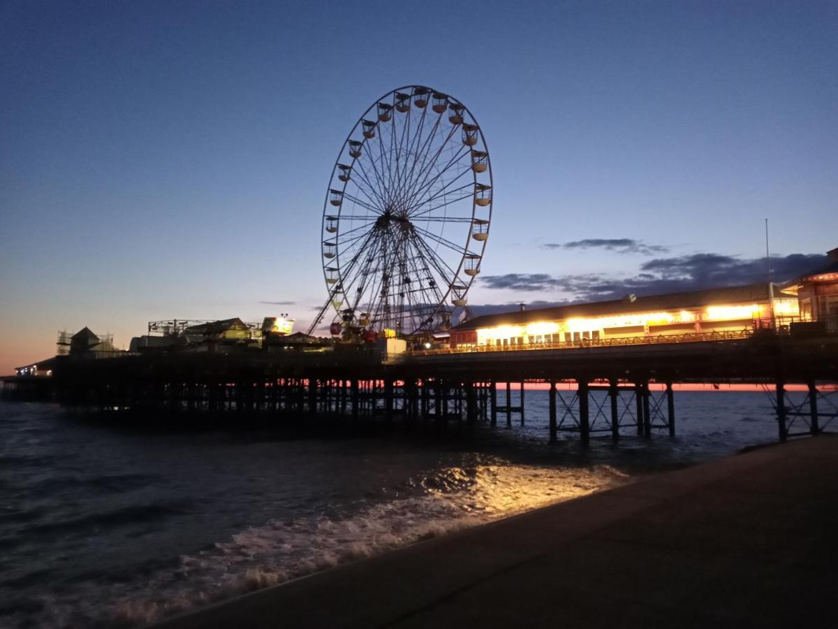 The Shanklin - Blackpool — Photos 3